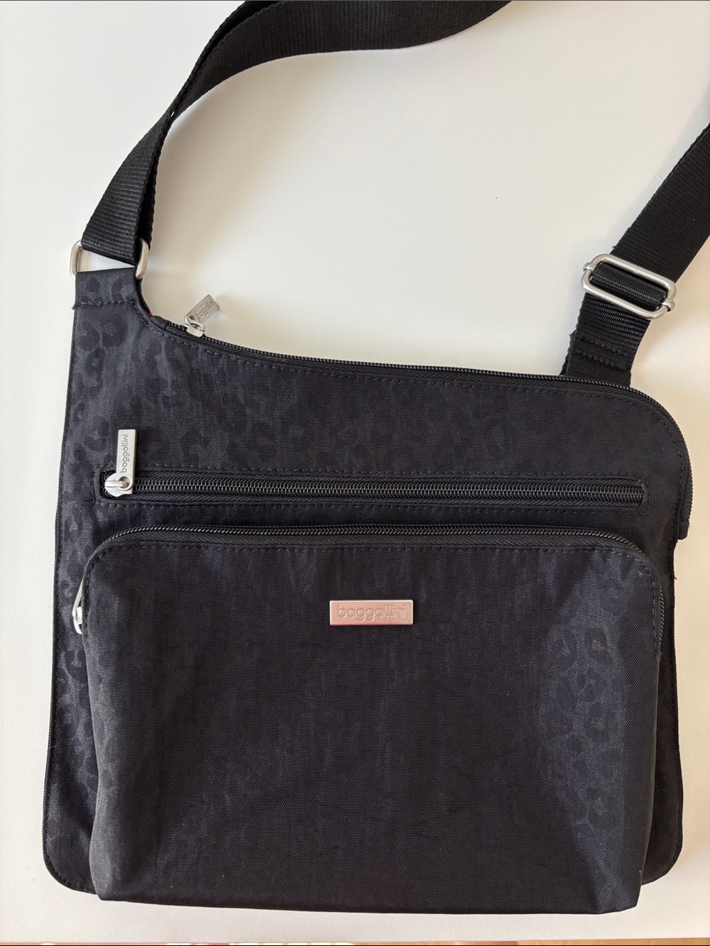 BAGGALLINI black leopard crossbody bag